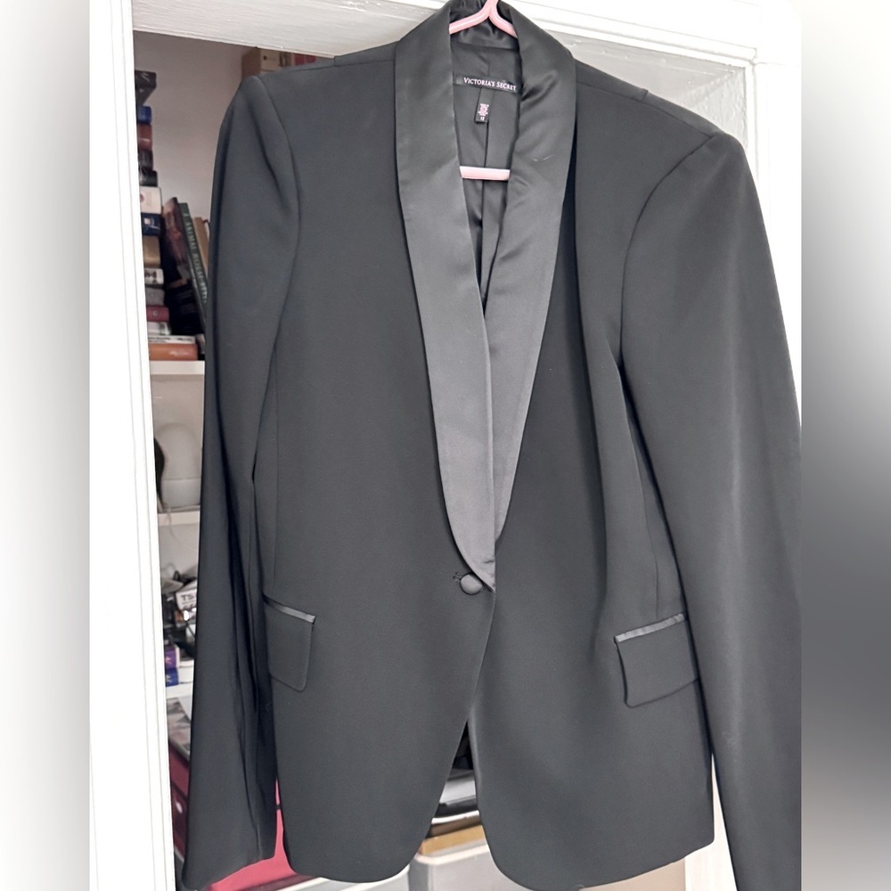 ✨ Victoria's Secret Black Tuxedo-Style Blazer — Timeless Elegance - Size US 12✨